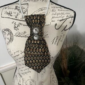 Elegant Black and Gold Necktie Necklace with Gem Accents